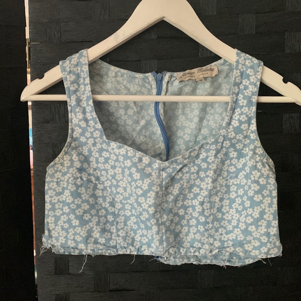 💖FREE WITH PURCHASE! Blue Floral Crop Top